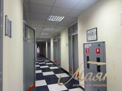 комерційна за адресою Миколи Міхновського бульв. (Дружби Народів), 19