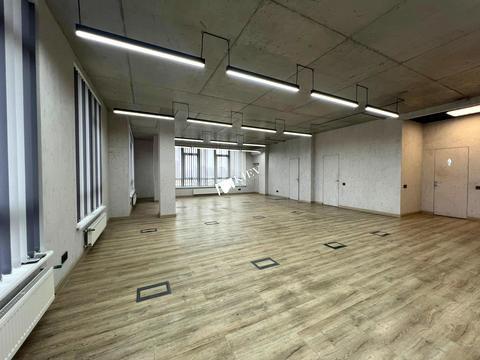 комерційна за адресою Жилянська вул., 68