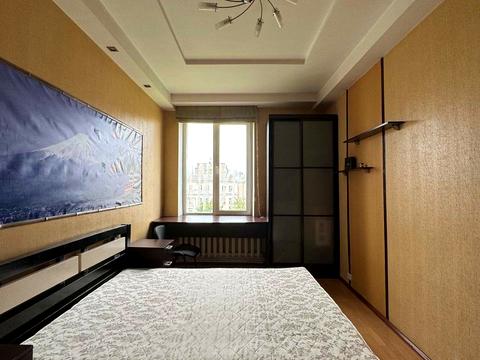 квартира за адресою Дмитра Яворницького просп. (Карла Маркса), 83