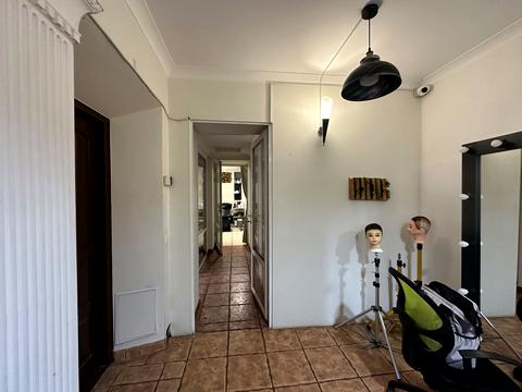 комерційна за адресою Канатна вул., 60