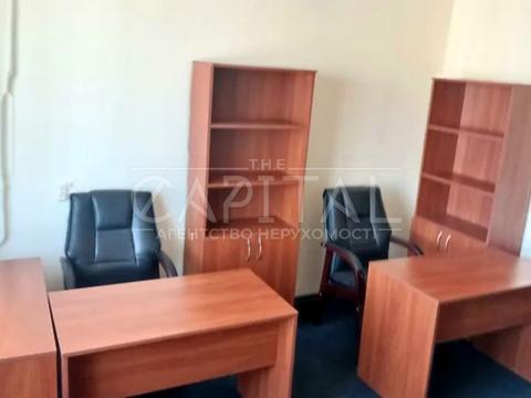 комерційна за адресою Хрещатик вул., 4