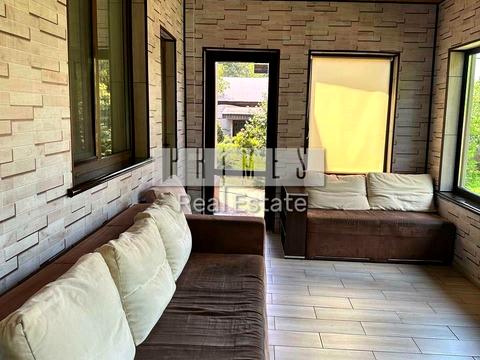 будинок за адресою Квітнева вул.