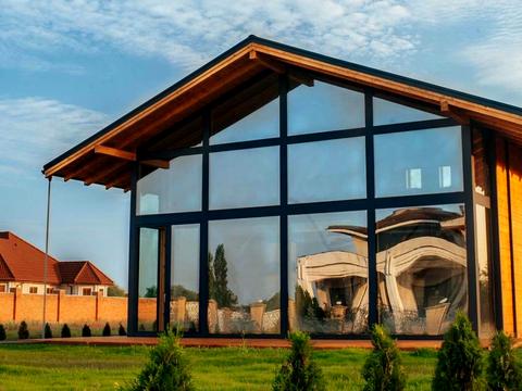 будинок за адресою Центральна, 1