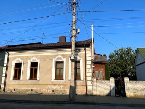 будинок за адресою Героїв України вул.