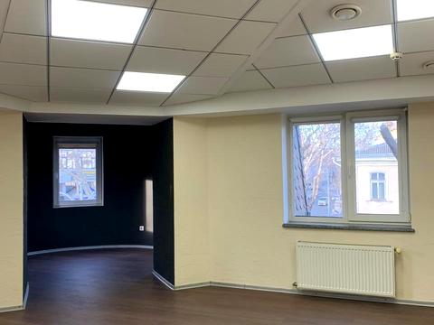 комерційна за адресою Єврейська вул., 23