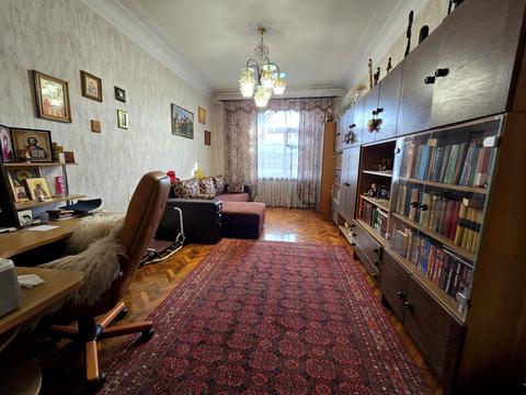квартира за адресою Донця-Захаржевського вул., 1/3