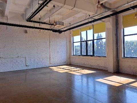 комерційна за адресою Польова вул., 21