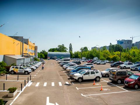 коммерческая по адресу Героїв Космосу ул., 4