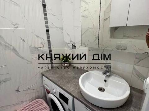 квартира за адресою Київ, Зарічна вул., 2