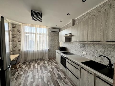 квартира за адресою Анни Ахматової вул., 22