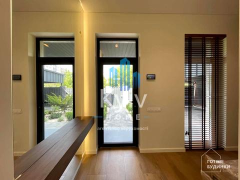 будинок за адресою Соборна вул. ()