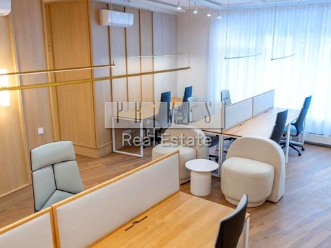 комерційна за адресою Буслівська вул., 12