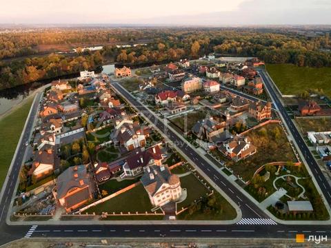 будинок за адресою лютнева