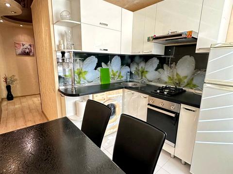 квартира за адресою Богдана Хмельницького просп. (Героїв Сталінграда), 8