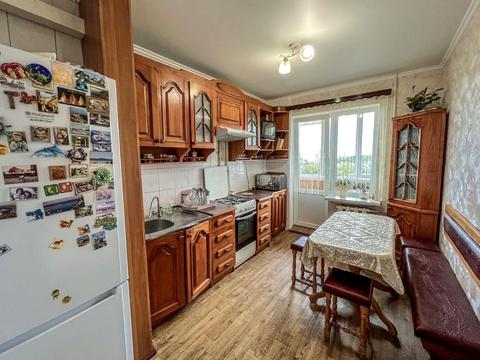 квартира за адресою Космонавтів вул., 3а