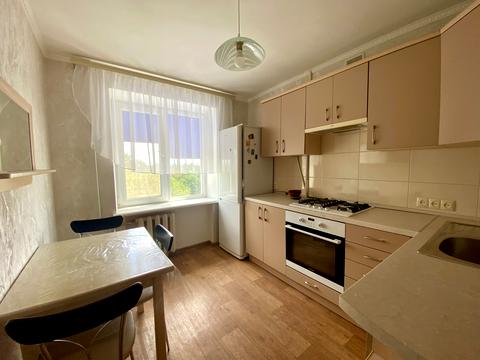 квартира за адресою Космонавтів вул., 142