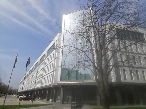 комерційна за адресою Пилипа Орлика просп. (Ілліча), 16