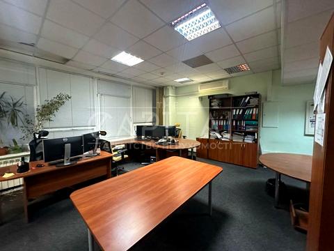 комерційна за адресою Кудрявський узвіз, 7