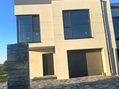 будинок за адресою Степана Бандери вул.