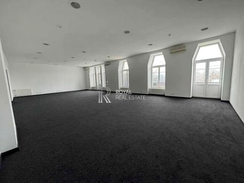 комерційна за адресою Музейний пров., 4