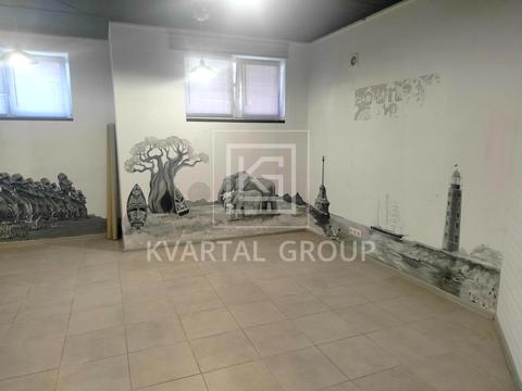 комерційна за адресою Лісова вул., 4
