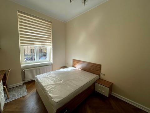 квартира за адресою Степана Бандери вул. (), 2