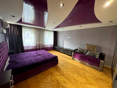 квартира за адресою Середньофонтанська вул., 26/28