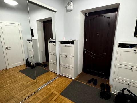 квартира за адресою Донця-Захаржевського вул., 5