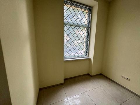 комерційна за адресою Генерала Тараса Чупринки вул. (Пушкіна), 26