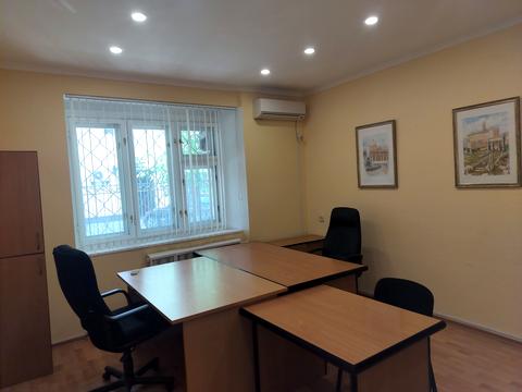комерційна за адресою Шовковична вул., 7