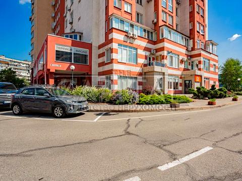 комерційна за адресою Павла Тичини просп., 18-Б