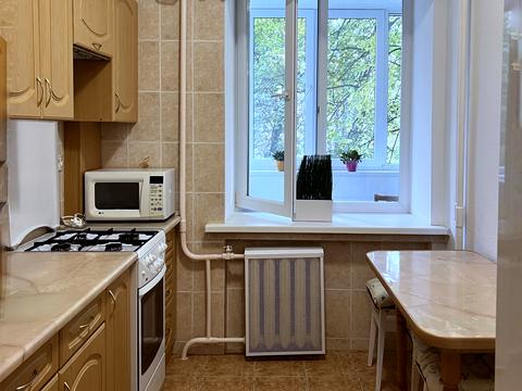 квартира за адресою Лаврська вул. (Січневого Повстання), 4-В