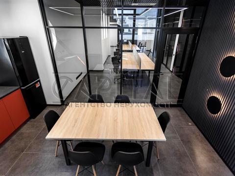 комерційна за адресою Андрія Верхогляда вул. (Михайла Драгомирова), 18Б