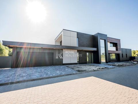 дом по адресу шкільна, 6