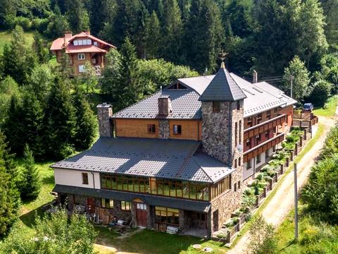 коммерческая по адресу Устияновича вул., 1