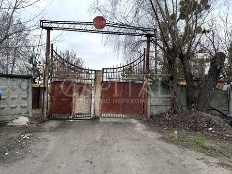 комерційна за адресою Любомирська вул., 4а