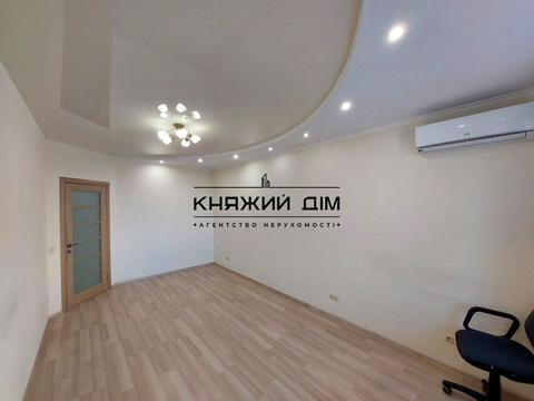 комерційна за адресою Борщагівська вул., 206