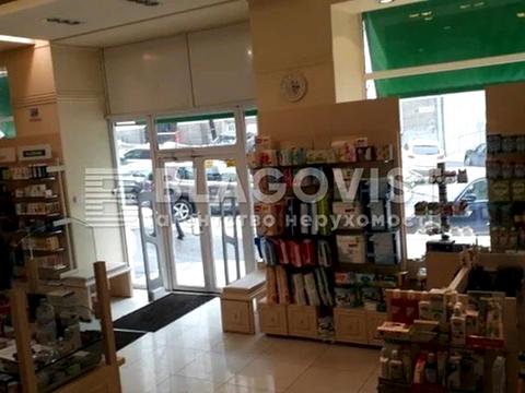 комерційна за адресою Лютеранська вул., 3