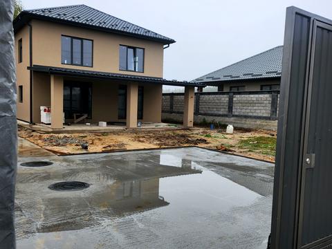 дом по адресу Центральна