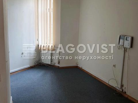 комерційна за адресою Інститутська вул., 24/7