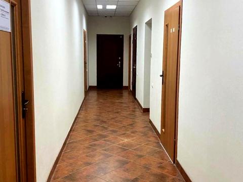 комерційна за адресою Незалежності вул., 18а