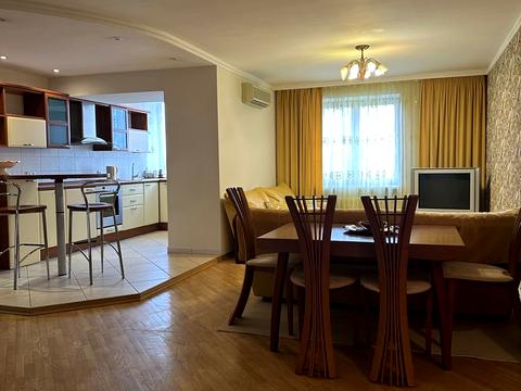 квартира за адресою Тополева вул., 4