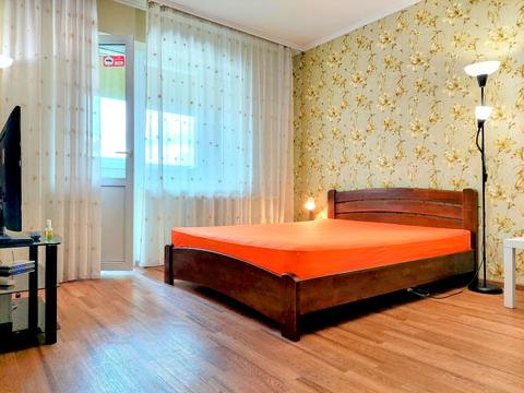 квартира за адресою Лариси Руденко вул., 21