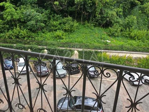 комерційна за адресою Кожум'яцька вул., 1