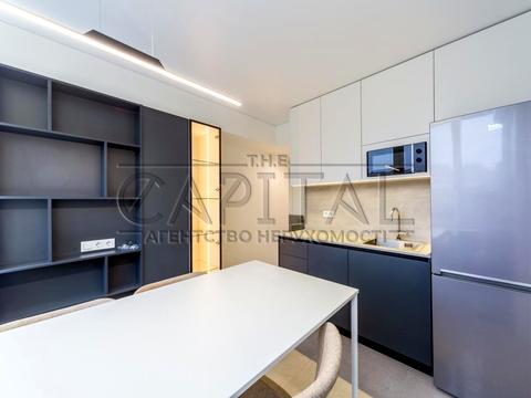 комерційна за адресою Володимирська вул., 51/53