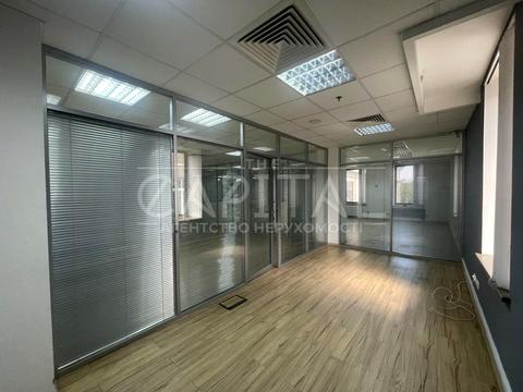 комерційна за адресою Богдана Хмельницького вул., 52а