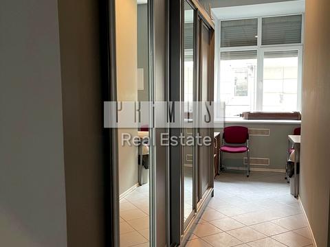 комерційна за адресою Еспланадна вул., 30