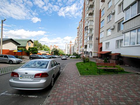 квартира за адресою Коновальця вул., 9