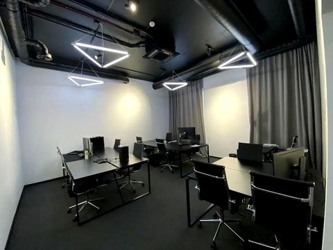 коммерческая по адресу Антоновича ул. (Горького), 74