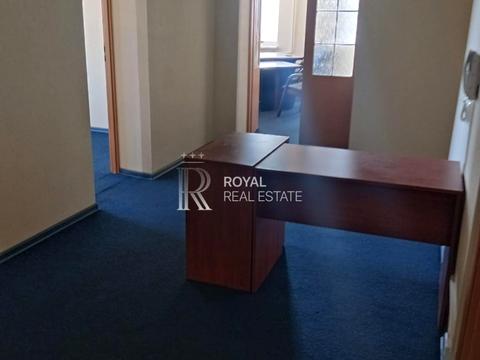 коммерческая по адресу Крещатик ул., 4